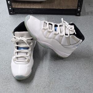 Nike Air Jordan 11 Retro High Legend Blue 2024 Men's Size 9.5 CT8012-104